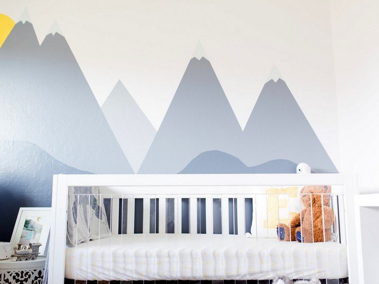 Väggdesign med färg berg-väggmålning-kreativ-baby rum-design-baby säng