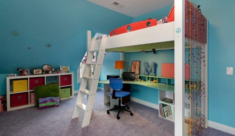 idéer säng skrivbord barnrum färgstark loftsäng vitt trä