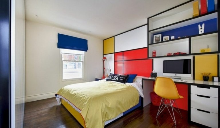 idéer med säng och skrivbord färgglada ungdomsrumsmöbler blå vit röd gul