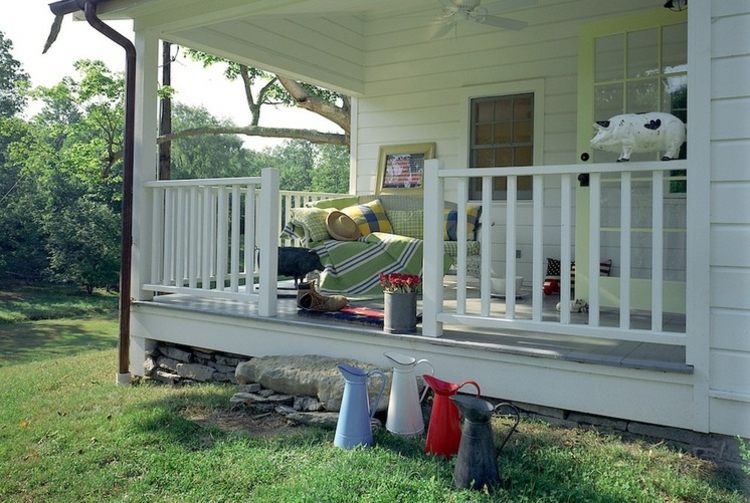 veranda trädgårdsarbete idéer för avkopplande vattenburkar soffa
