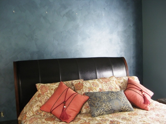 metall-vägg-gips-idéer-att-måla-sovrummet-moderna