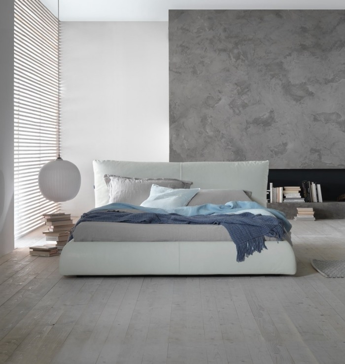 idéer-att-måla-sovrummet-vägg-gips-effekt-grå