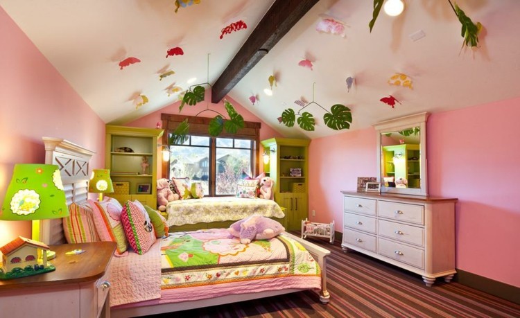 idéer för barnrumsdesign rosa maedchen blaetter fjärilar