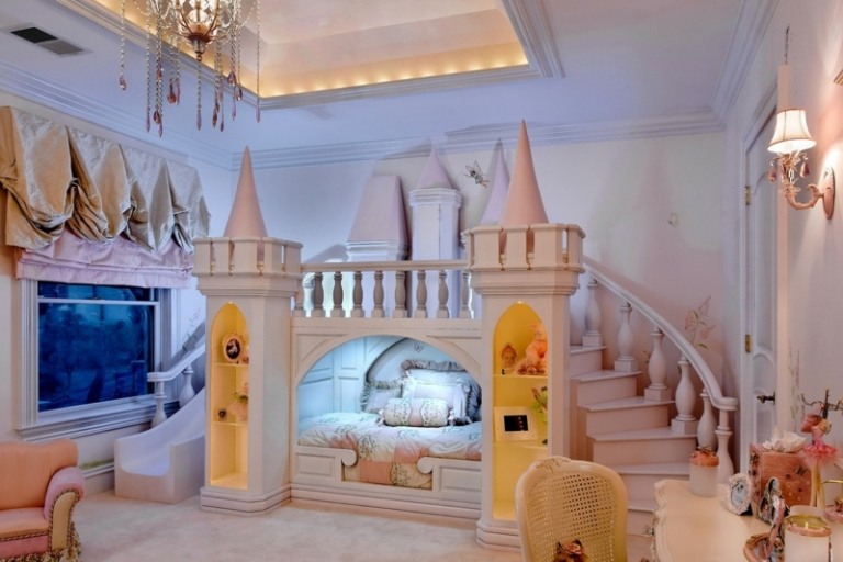 idéer barnrumsmöbler slottsäng trappa cinderella