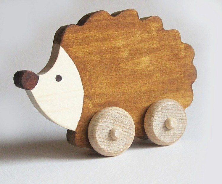 Hedgehog-tinker-trä-hjul-snickare-lack