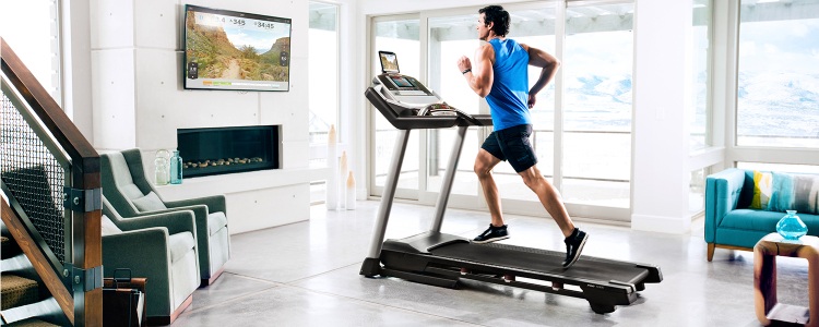ha kul medan löpband fitness löpträning underhållande gör platt skärm virtuell körning