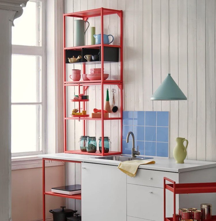 Ikea Highlights 2021 Enhet köksförvaringssystem i rött för en retro look