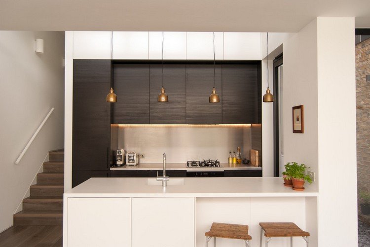 Ikea köksmöbler upplevelser-vit-mörk-trä-led-bar