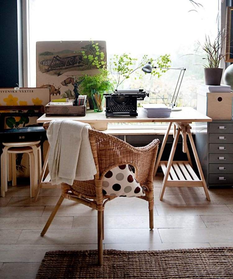 ikea-rotting-möbler-kontors-arbetsbord-växter-skrivbord-stol-hestveda-fåtölj