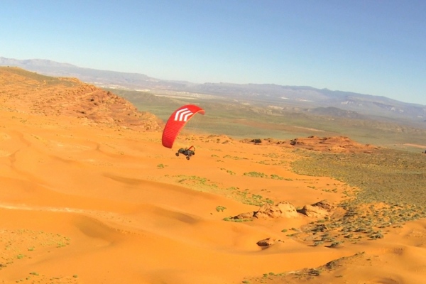 Skyrunner-in-the-air-desert-view-landscape