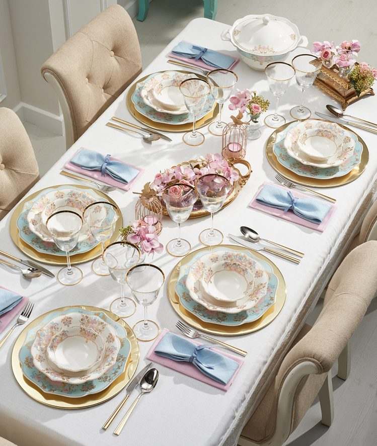 ädel-porslin-porslin-guld-rosa-blå-vågig kant-vintage-stil-romantik