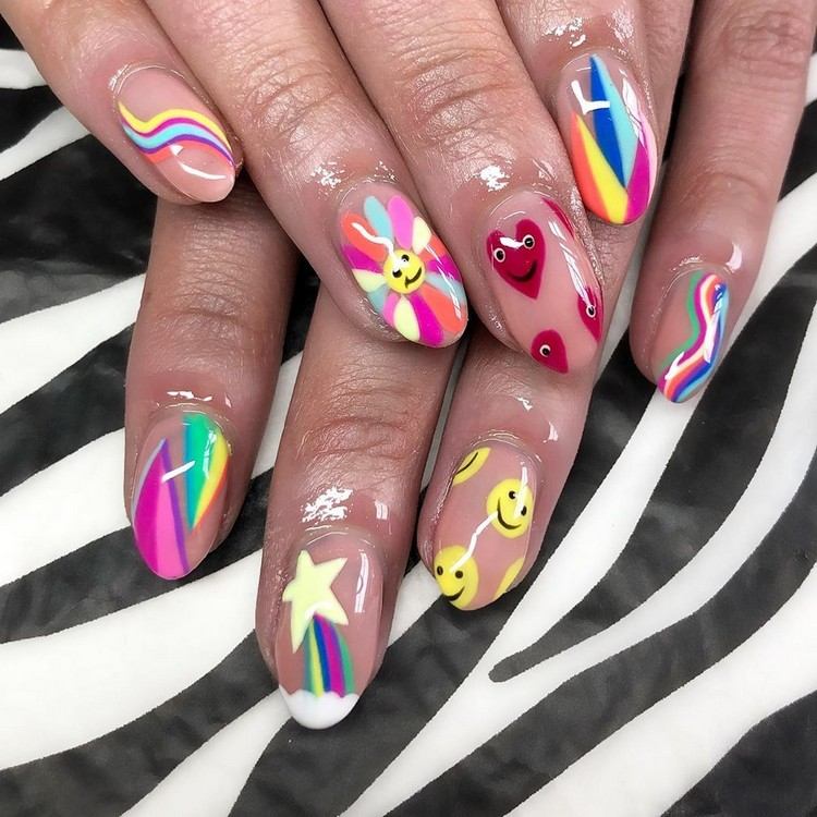Spikklisterdesign indie naglar nageltrender 2021