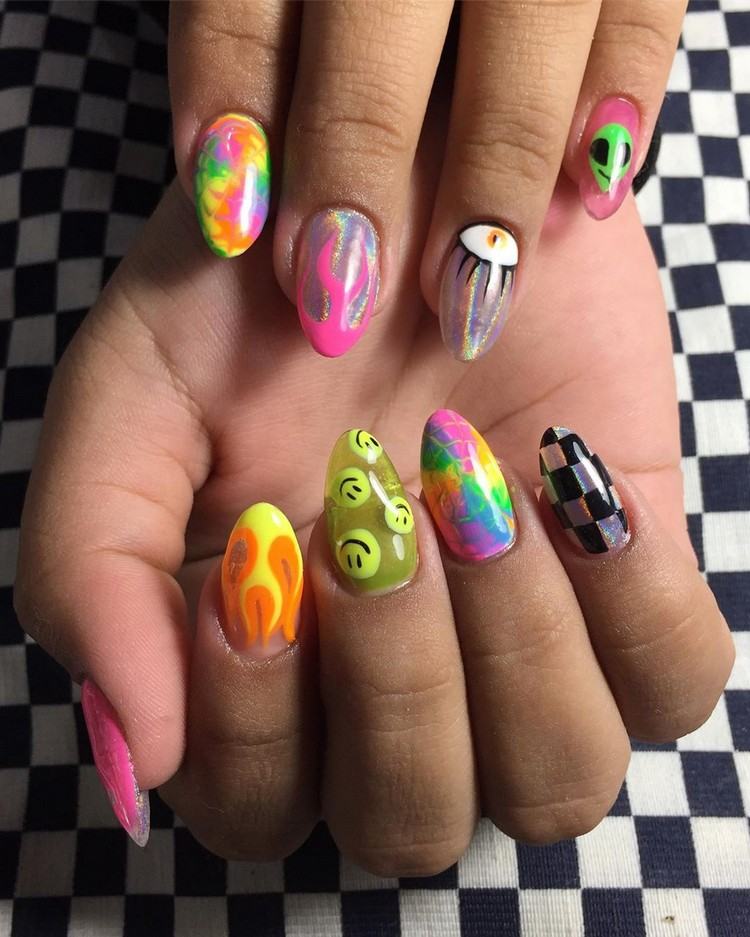 Vad är Inide Nails neon nageldesign idéer