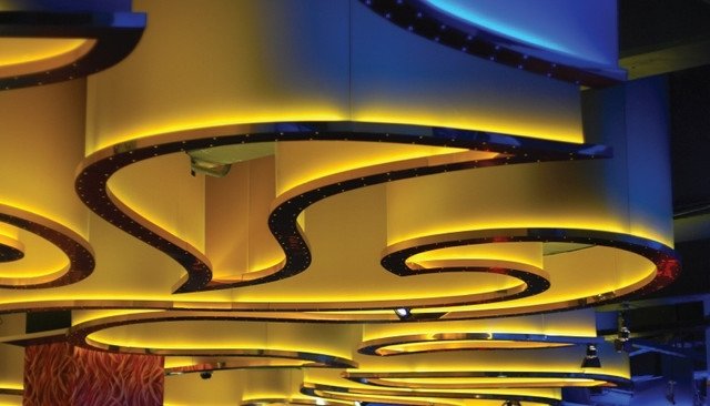 upphängd tak LED -lampor guldfärgad accentbelysning