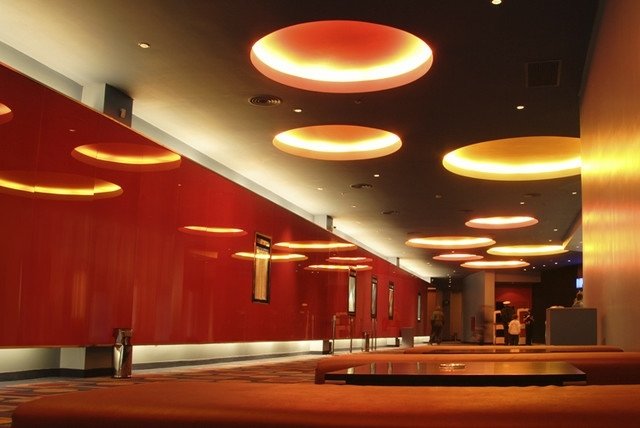 indirekta belysningscirklar hall design