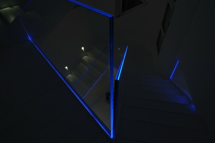 blå räcke glas belysning trappa design
