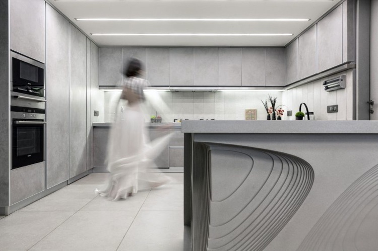 indirekt-led-belysning-ljus-paneler-design-kök-minimalistisk-grå-extraordinär