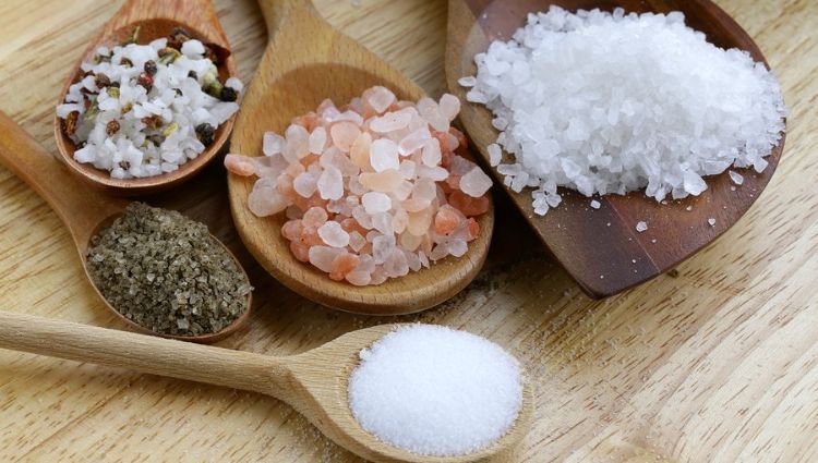 indiskt svart salt kala namak friskt köp hawaii olika typer lavasalt ritual salt kosher ayuverdic sked