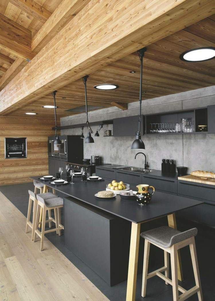 kök träpanel träbjälkar bakvägg betongmöbler svart material industriell design