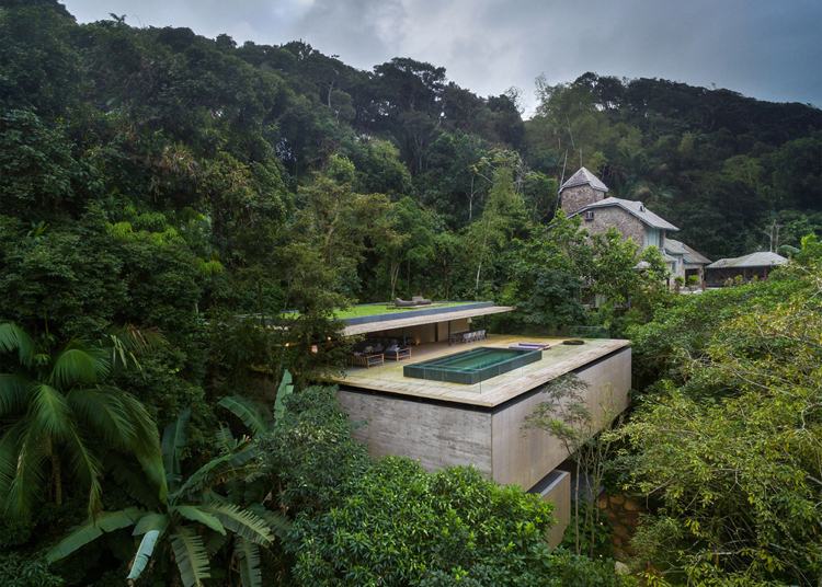 Pool på terrassen -hus-djungel-brasilien-djungel