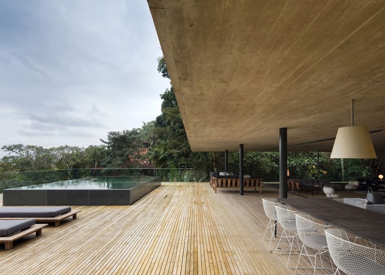 infinty-pool-terrass-hus-djungel-brazil-terrass-betong