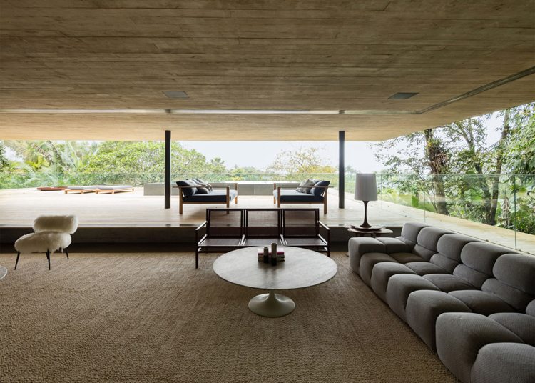 infinty-pool-terrass-beige-vardagsrum-hus-djungel-brasilien