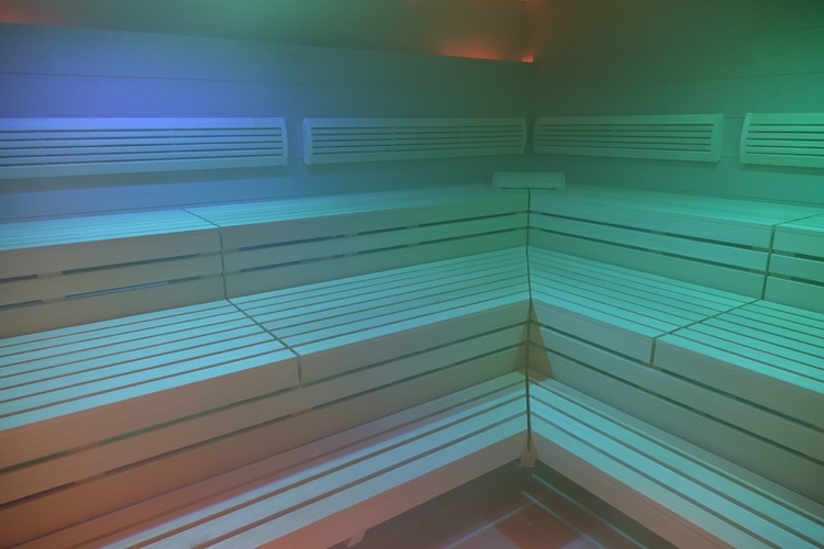Bastu RGB ljusbänkar