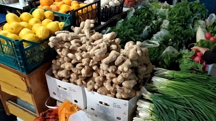 Gingerlökar importerade från tropiska länder