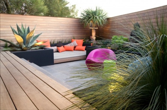 Lounge trädgårdsmöbler fåtölj design trägolv idéer zen känsla
