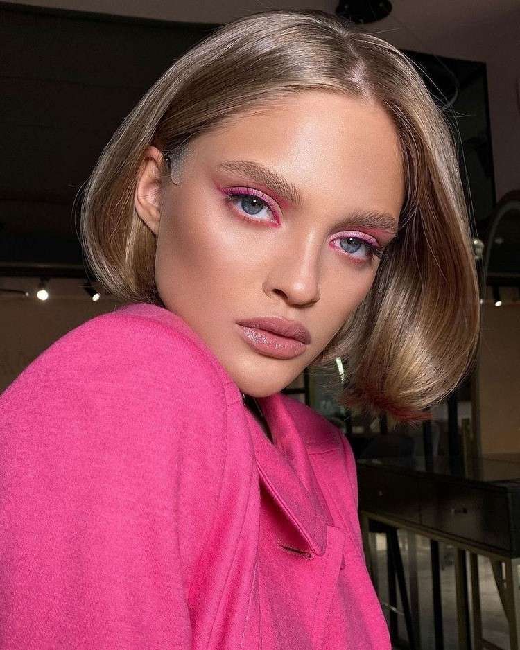 Rosa eyeliner trend ögonmakeup sommaren 2021