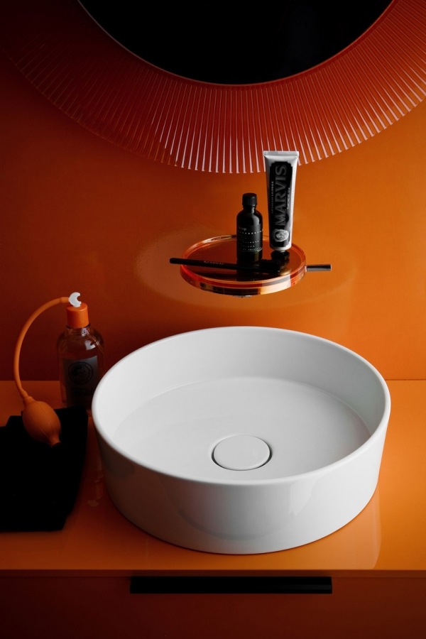 Sanitetsprodukter projekt Kartell-Laufen badrum möbler design