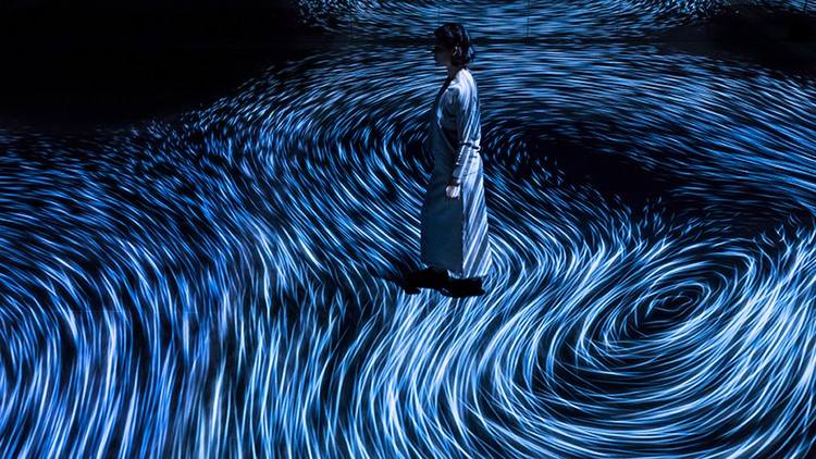 digital konst installation ljus vatten vortex effekter