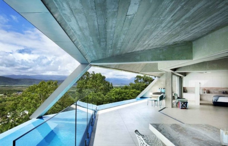 interiör betong granit pool räcke glas grå tak