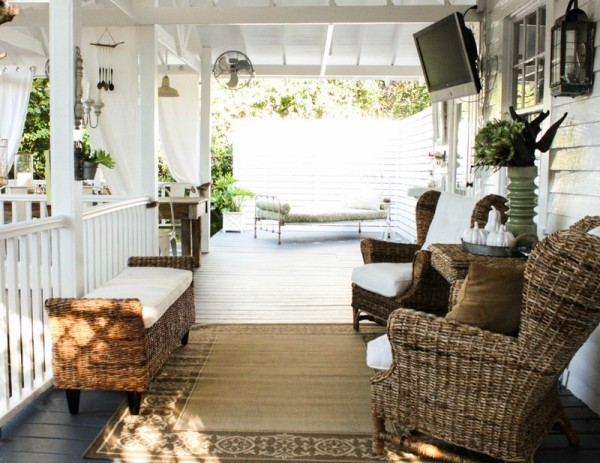 terrasshus exteriör design trendiga trädgårdsmöbler golv färgskala