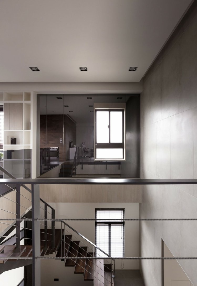 golv två trappor fönster grå inredning design räcke