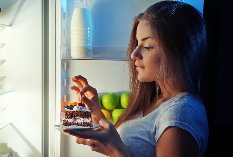 Förhindra matsug på kvällen Lär dig att äta intuitivt