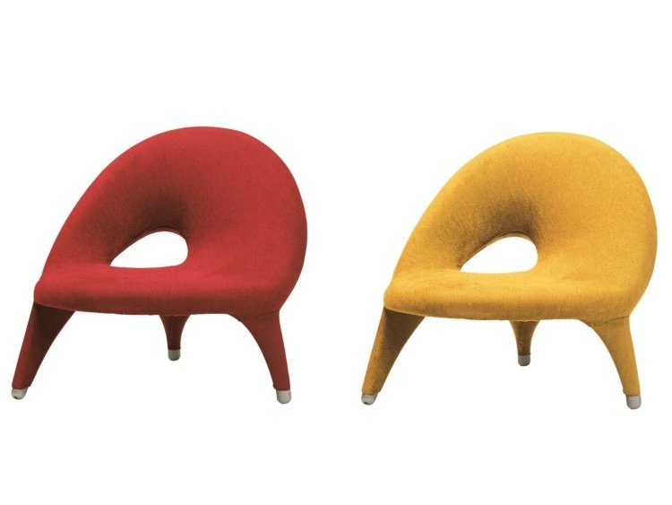 italiensk-designer-möbler-modern-fåtölj-klädsel-gul-röd-tre-ben-arabesk