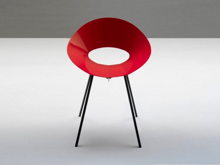 italienska-designer-möbler-stol-röd-skal-ben-svart-metall-kd04