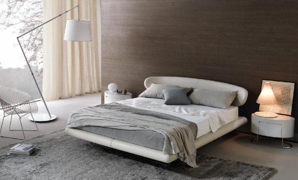 Italienska möbler MisuraEmme säng av läder