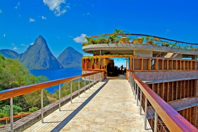 jade mountain spa resort karibiska broar arkitektur