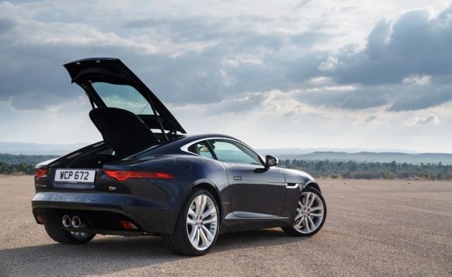 Jaguar-F-Type-bagage-svart-öppen