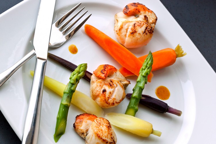 Sparris med kammusslor Recept Fisk och skaldjur Matlagningstips