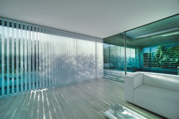 Glasvägg modern minimalistisk design utmärkt koncept