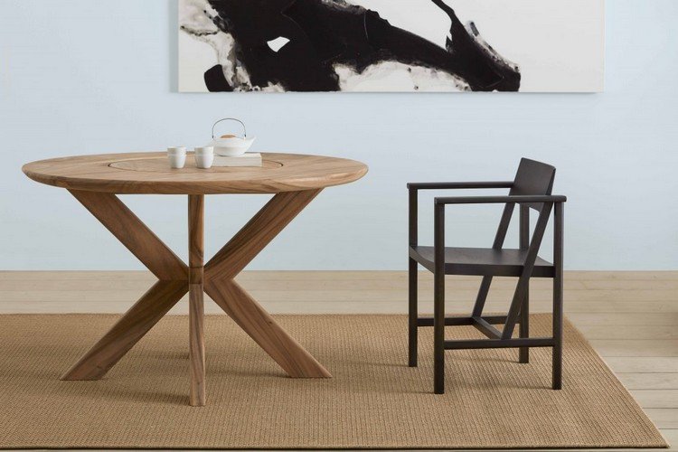 Japandi levande stil minimalistiska möbler och neutral färgpalett för matsalen