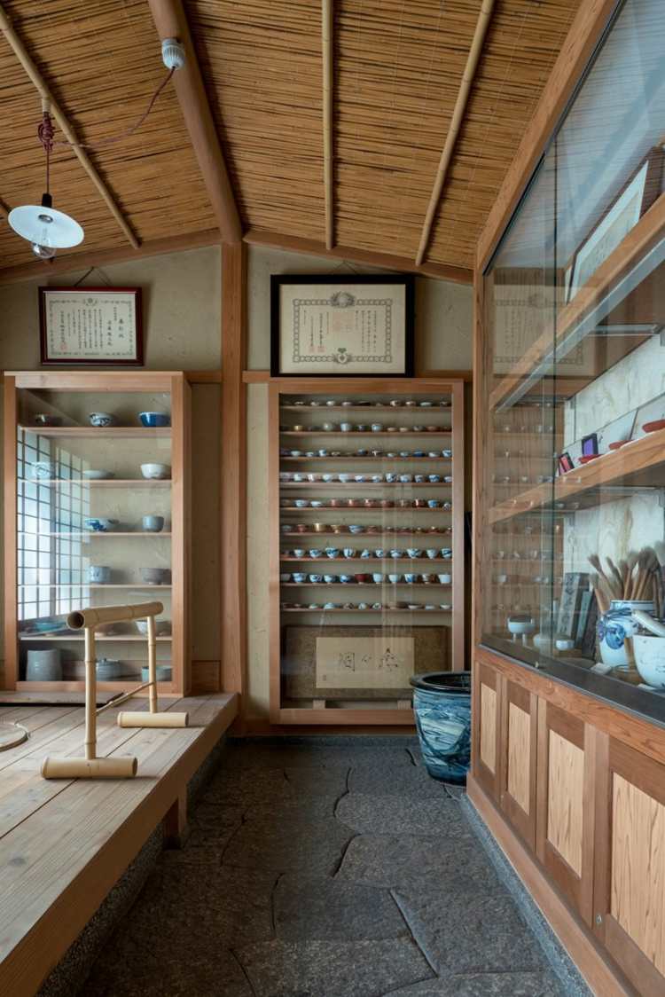 renovering kondo museum japanska keramiska sake koppar utställning
