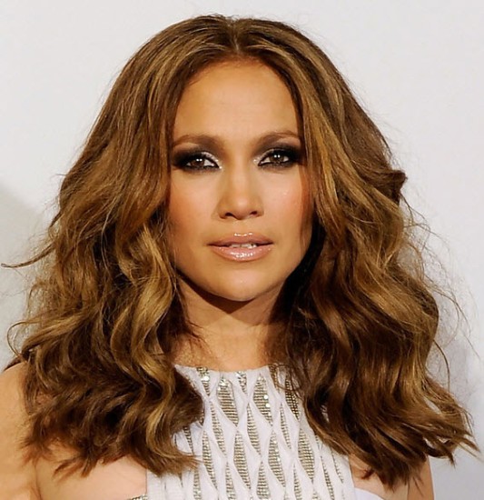 Jennifer Lopezin keskipitkät hiukset