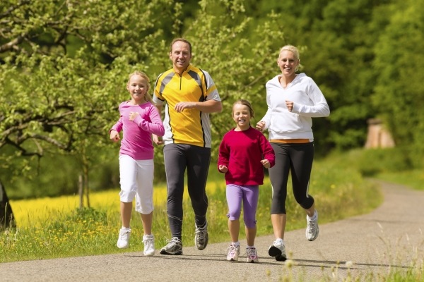 joggande familjer rolig fritid nära naturen sportiga kläder vara passform