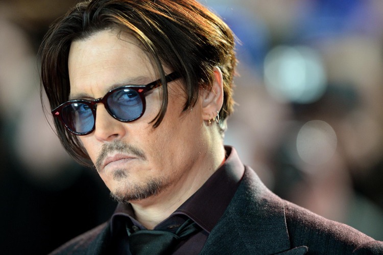 Johnny Depp hår 2015 glasögon långt topphår 9 mm