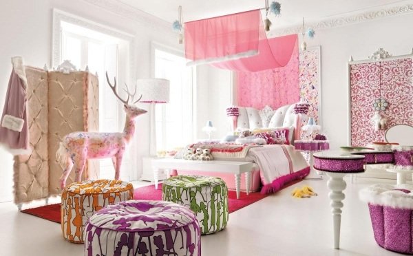 Lyxigt tjejrum himmelssäng-rosa lila
