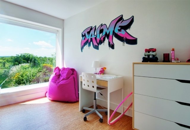 ungdomsrum-flicka-deco-vägg-graffiti-stil-arbetshörna